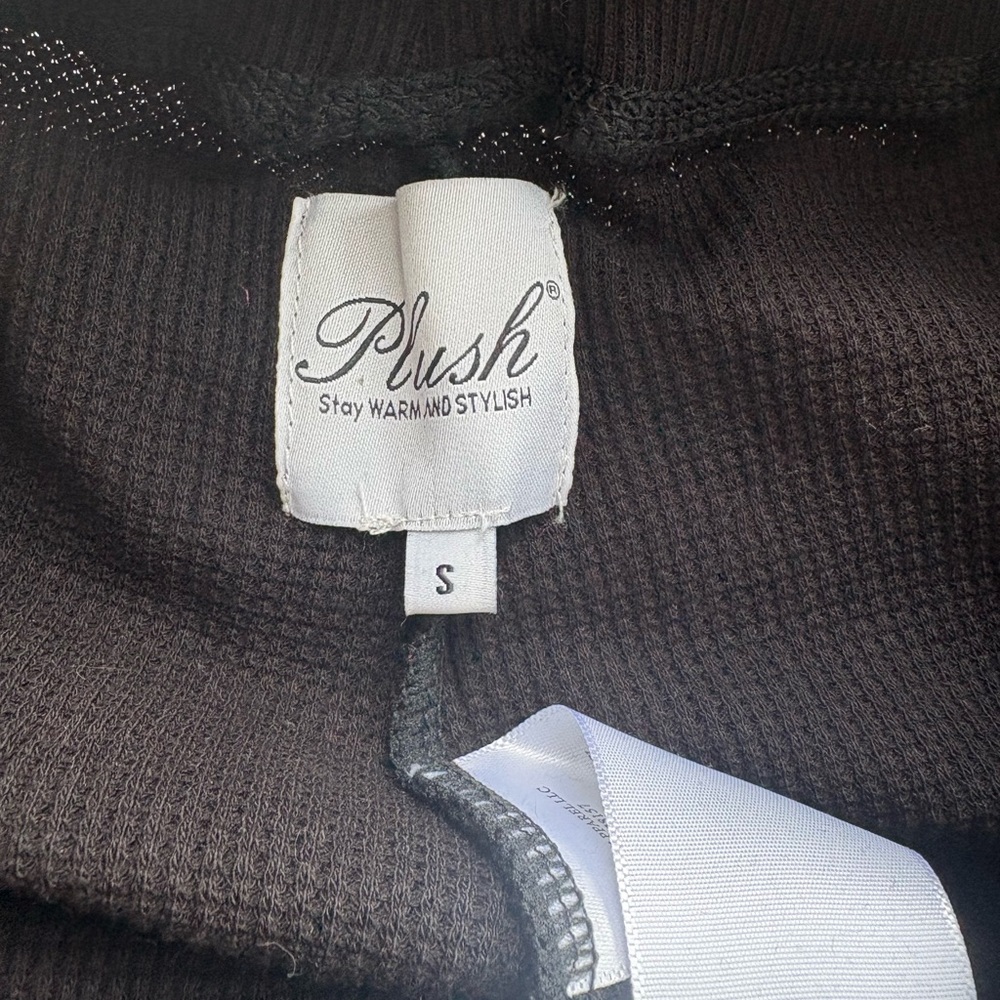 Plush Apparel Hearts Thermal Pajama Pants Size Small - Picture 7 of 8